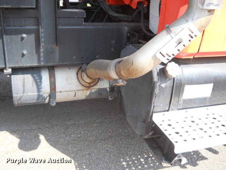 image for item HO9515 2002 Freightliner FL60  oil distributor truck