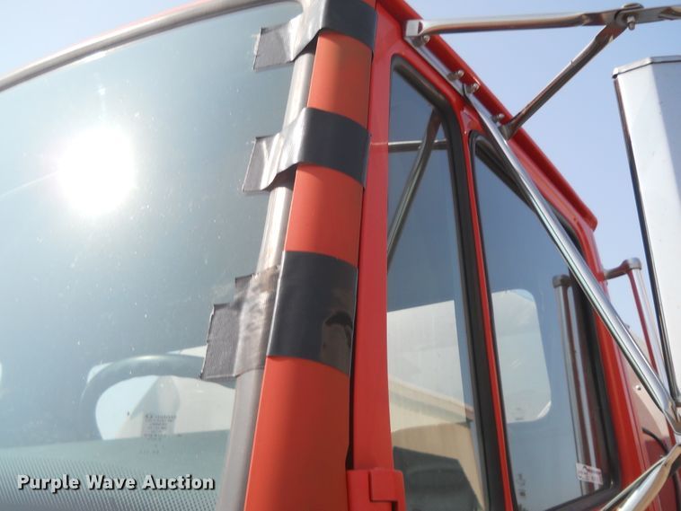 image for item HO9515 2002 Freightliner FL60  oil distributor truck