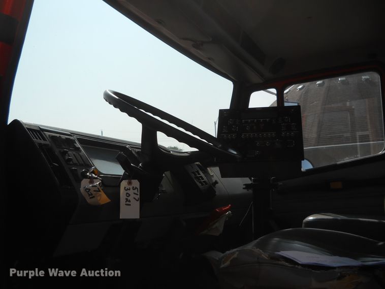 image for item HO9515 2002 Freightliner FL60  oil distributor truck