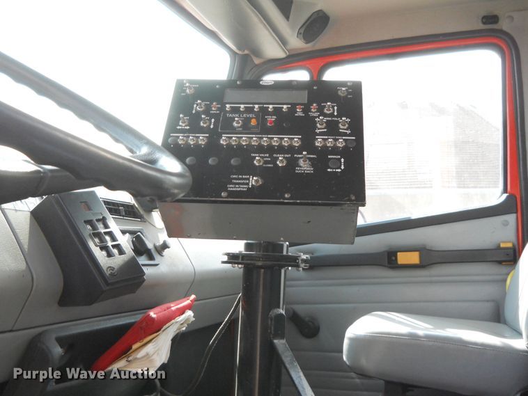 image for item HO9515 2002 Freightliner FL60  oil distributor truck