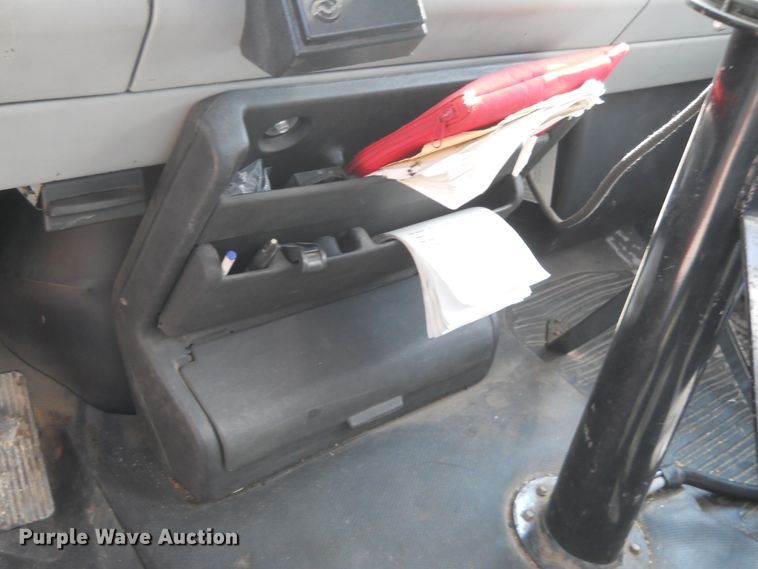 image for item HO9515 2002 Freightliner FL60  oil distributor truck