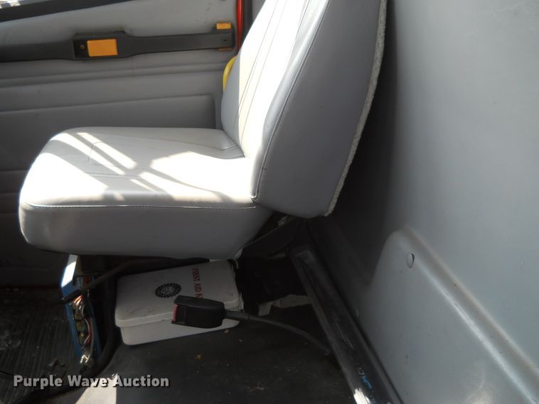 image for item HO9515 2002 Freightliner FL60  oil distributor truck