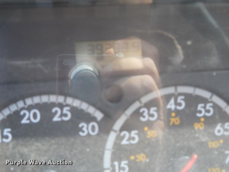 image for item HO9515 2002 Freightliner FL60  oil distributor truck