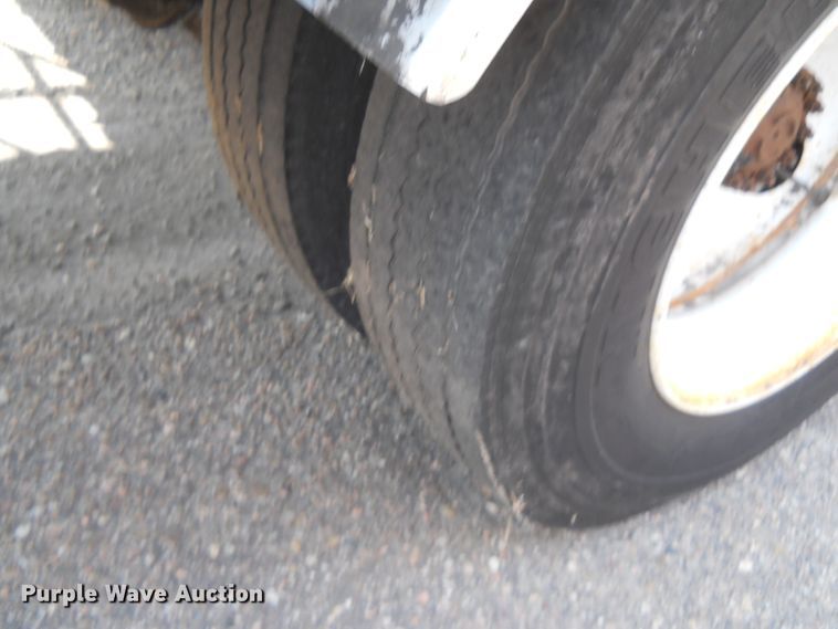 image for item HO9515 2002 Freightliner FL60  oil distributor truck