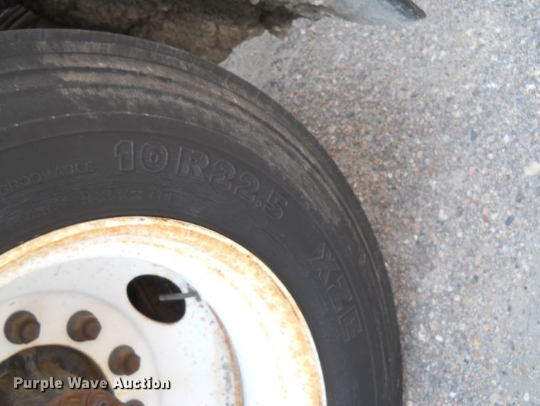 image for item HO9515 2002 Freightliner FL60  oil distributor truck