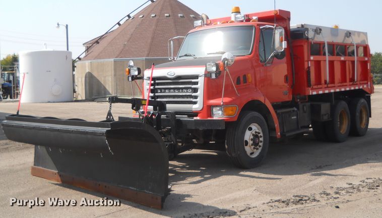 image for item HO9516 2001 Sterling LT7501  dump truck