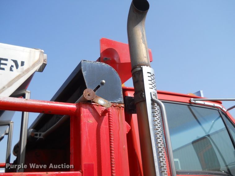 image for item HO9516 2001 Sterling LT7501  dump truck