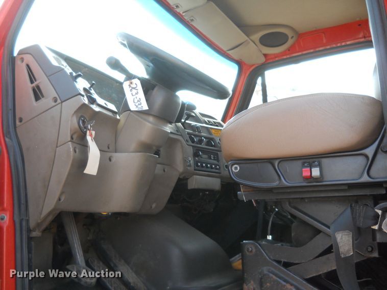 image for item HO9516 2001 Sterling LT7501  dump truck