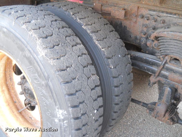 image for item HO9516 2001 Sterling LT7501  dump truck