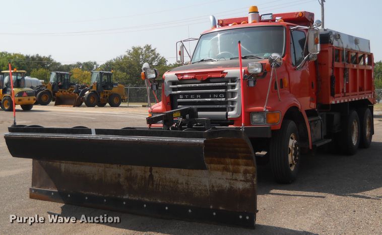 image for item HO9517 2001 Sterling LT7501  dump truck