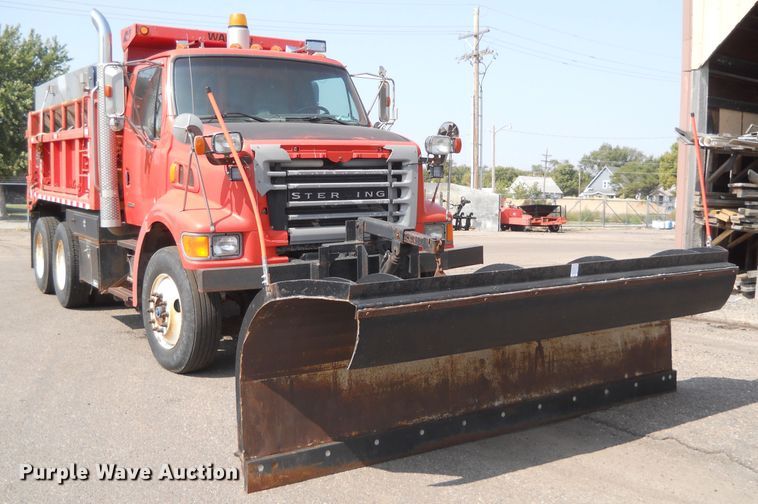 image for item HO9517 2001 Sterling LT7501  dump truck