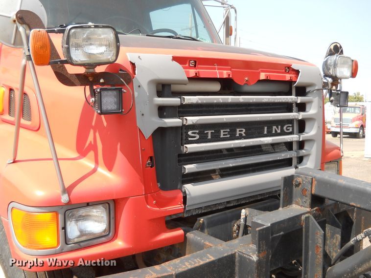 image for item HO9517 2001 Sterling LT7501  dump truck