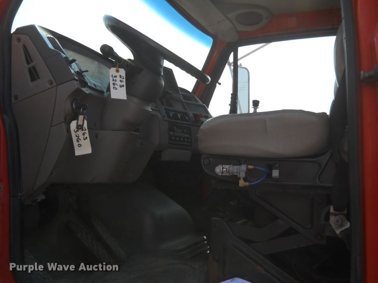 image for item HO9517 2001 Sterling LT7501  dump truck