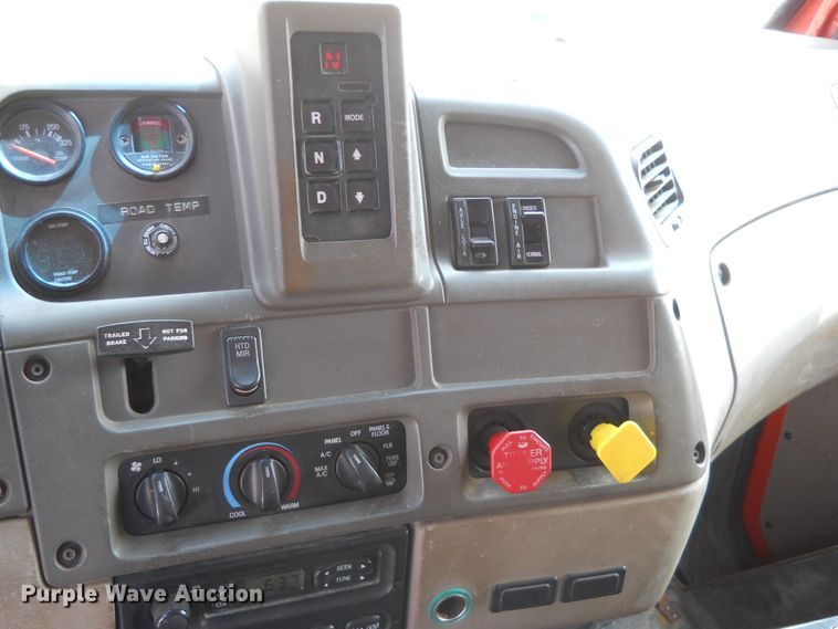 image for item HO9517 2001 Sterling LT7501  dump truck