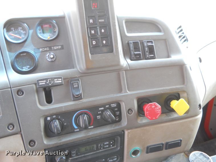 image for item HO9517 2001 Sterling LT7501  dump truck