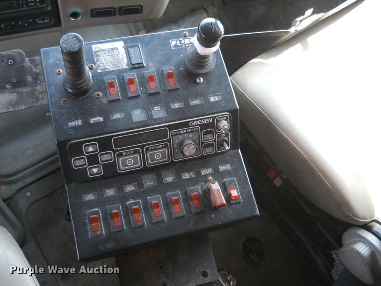 image for item HO9517 2001 Sterling LT7501  dump truck