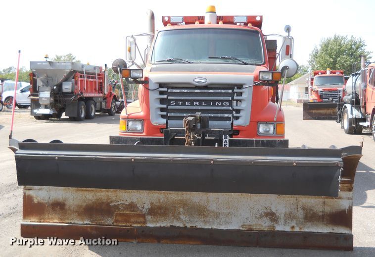 image for item HO9518 2001 Sterling LT7501  dump truck