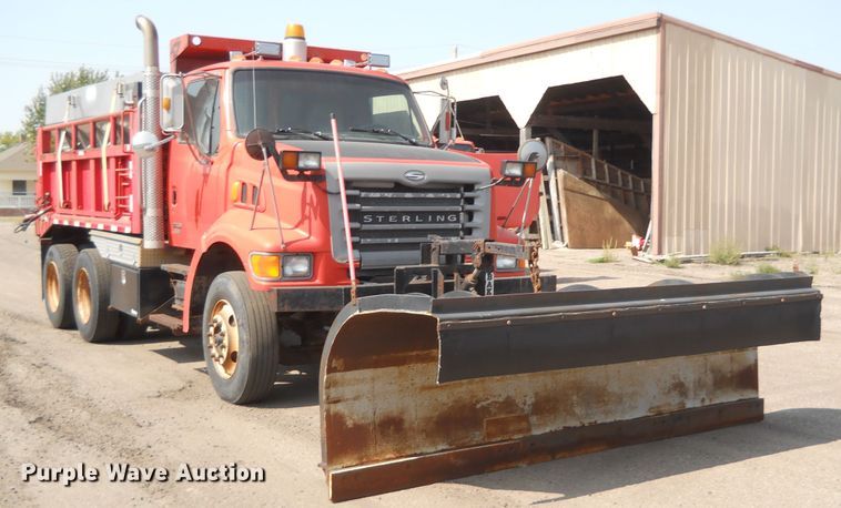 image for item HO9518 2001 Sterling LT7501  dump truck
