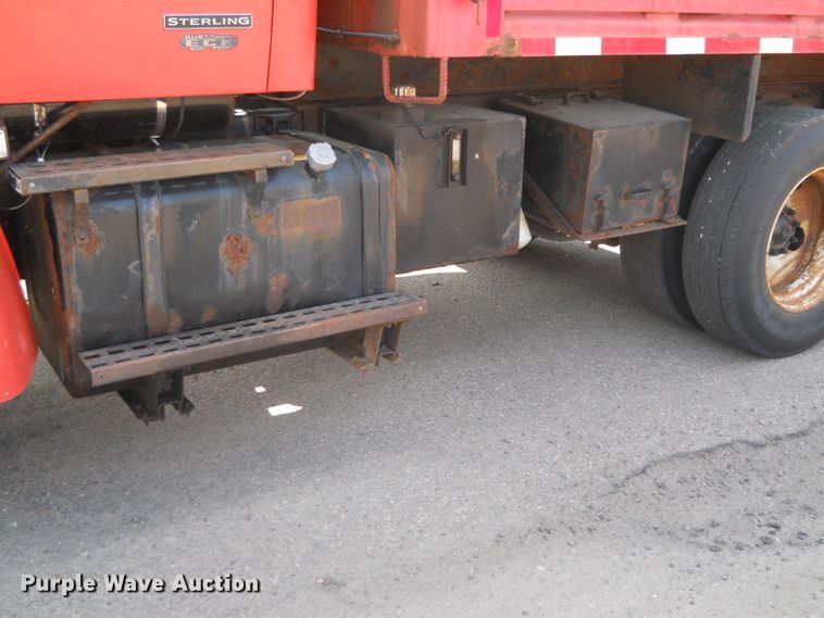 image for item HO9518 2001 Sterling LT7501  dump truck