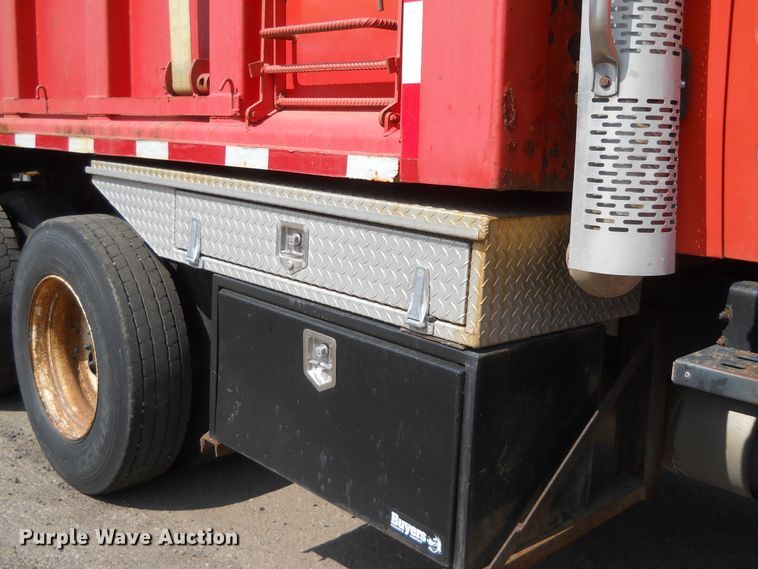 image for item HO9518 2001 Sterling LT7501  dump truck