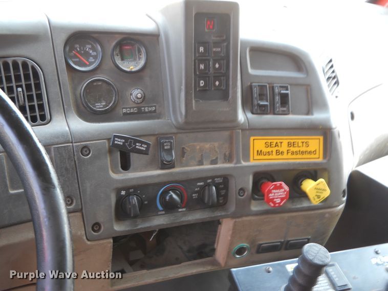 image for item HO9518 2001 Sterling LT7501  dump truck