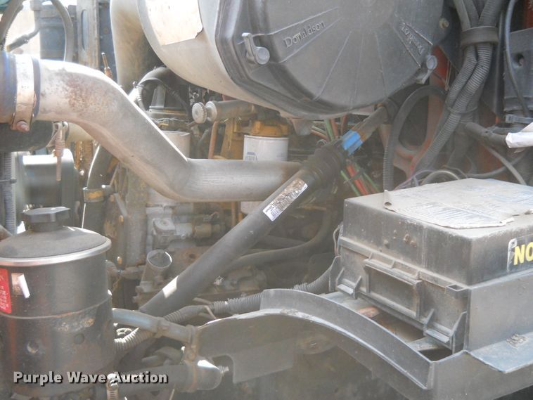 image for item HO9518 2001 Sterling LT7501  dump truck