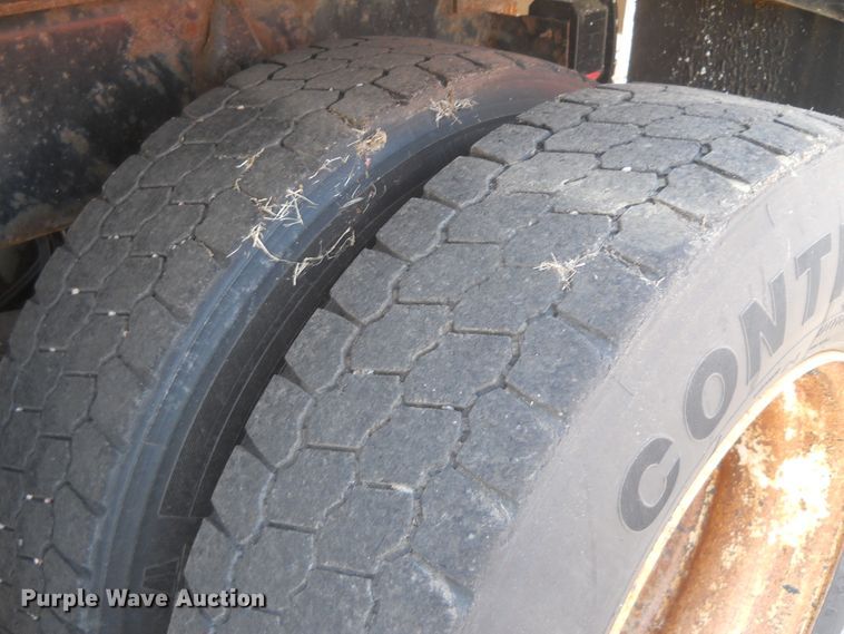 image for item HO9518 2001 Sterling LT7501  dump truck