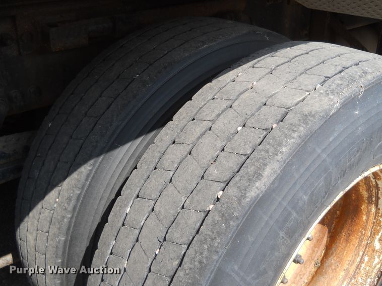 image for item HO9518 2001 Sterling LT7501  dump truck