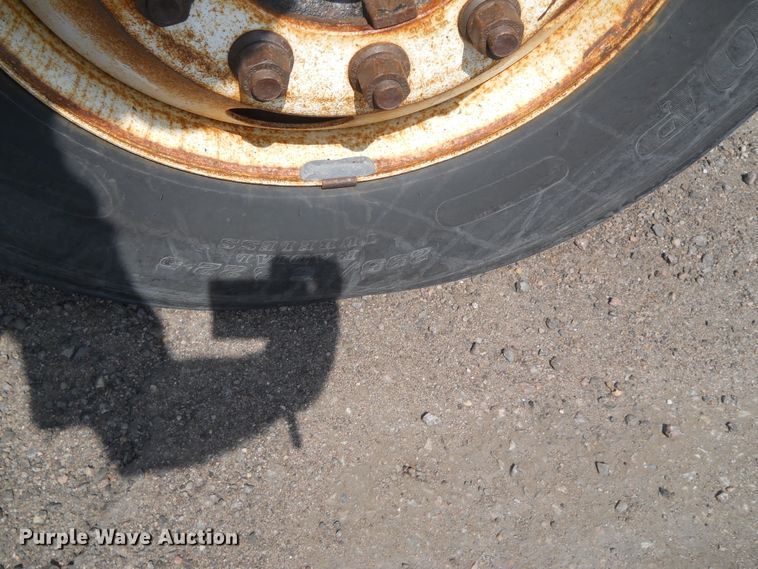 image for item HO9518 2001 Sterling LT7501  dump truck