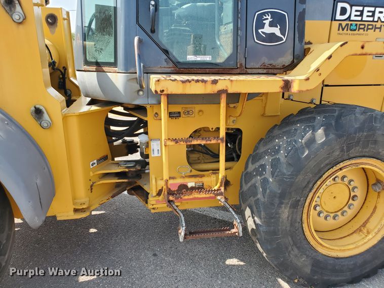 image for item HO9519 2005 John Deere 444J  wheel loader