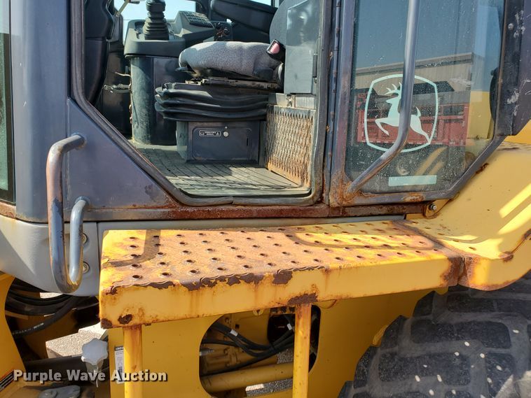 image for item HO9519 2005 John Deere 444J  wheel loader