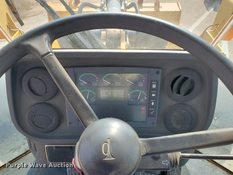 image for item HO9519 2005 John Deere 444J  wheel loader