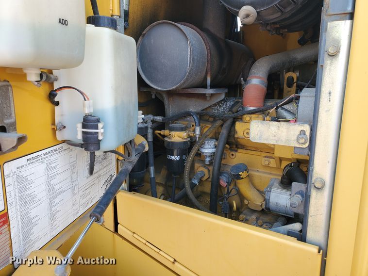 image for item HO9519 2005 John Deere 444J  wheel loader