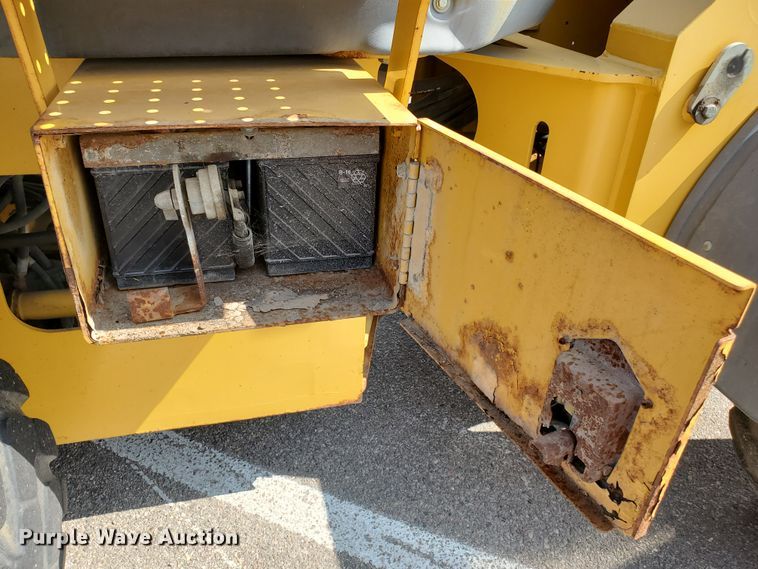 image for item HO9519 2005 John Deere 444J  wheel loader