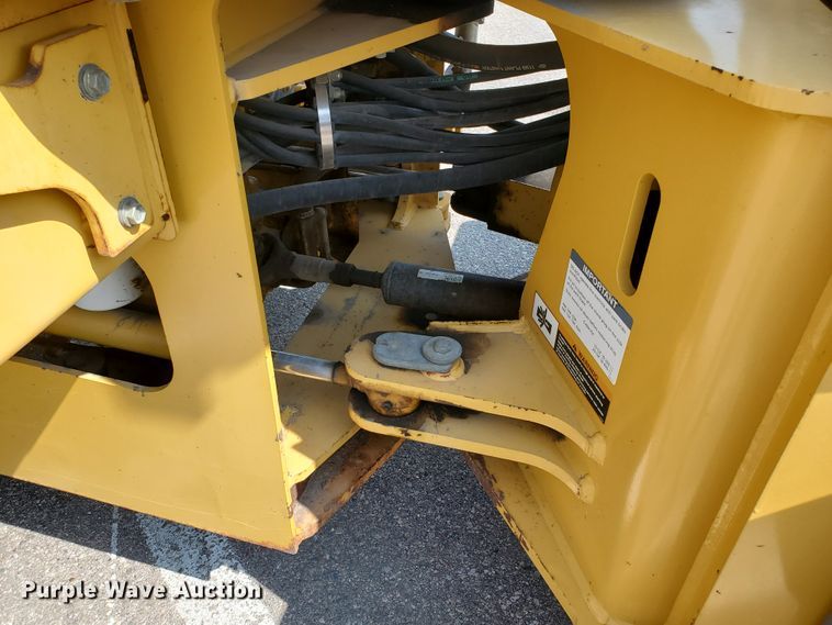 image for item HO9519 2005 John Deere 444J  wheel loader