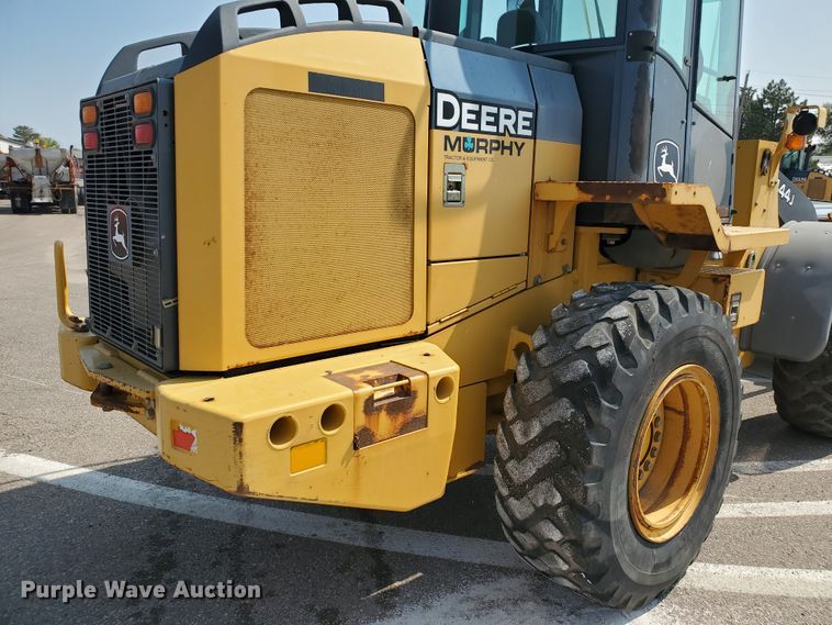 image for item HO9519 2005 John Deere 444J  wheel loader