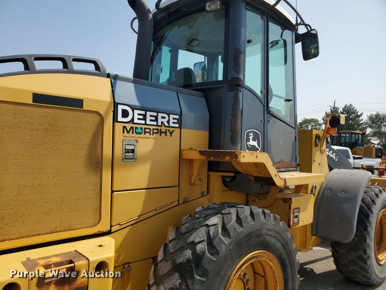image for item HO9519 2005 John Deere 444J  wheel loader