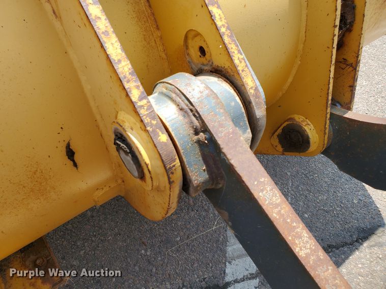 image for item HO9519 2005 John Deere 444J  wheel loader