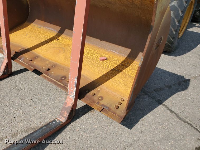 image for item HO9519 2005 John Deere 444J  wheel loader