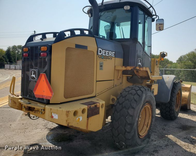 image for item HO9520 2005 John Deere 444J  wheel loader
