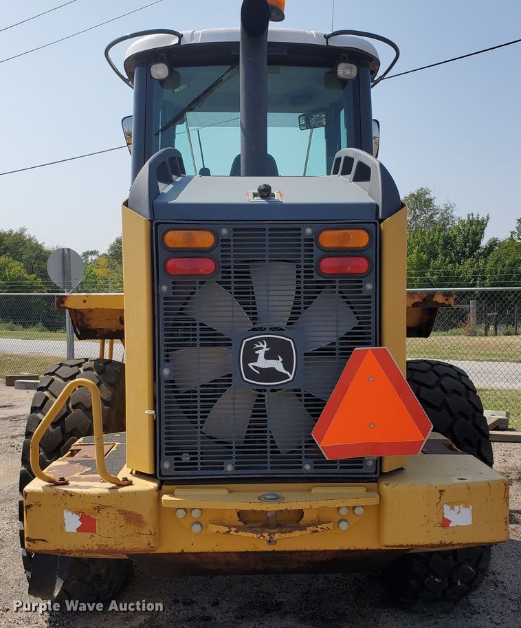 image for item HO9520 2005 John Deere 444J  wheel loader