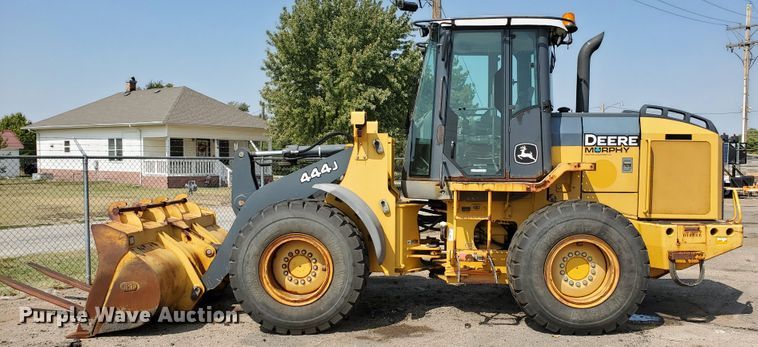 image for item HO9520 2005 John Deere 444J  wheel loader