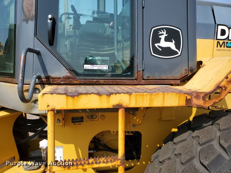 image for item HO9520 2005 John Deere 444J  wheel loader