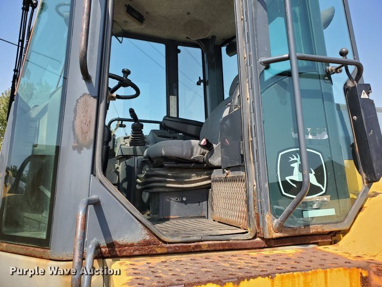 image for item HO9520 2005 John Deere 444J  wheel loader