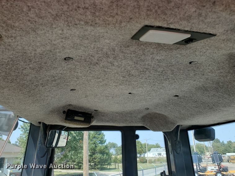 image for item HO9520 2005 John Deere 444J  wheel loader