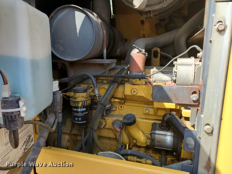 image for item HO9520 2005 John Deere 444J  wheel loader