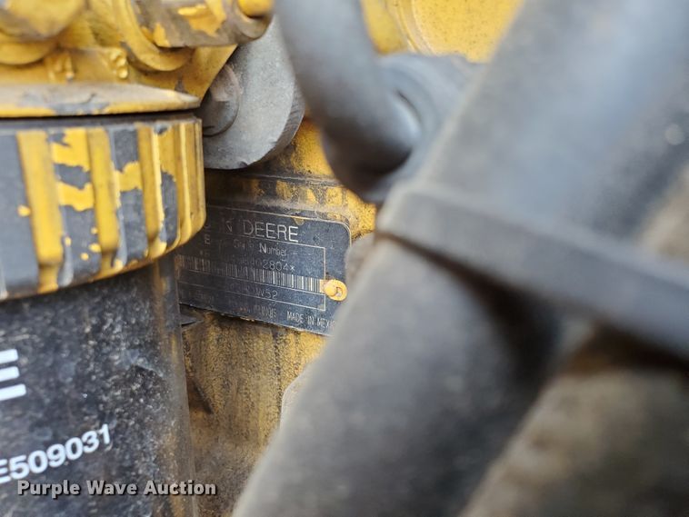 image for item HO9520 2005 John Deere 444J  wheel loader