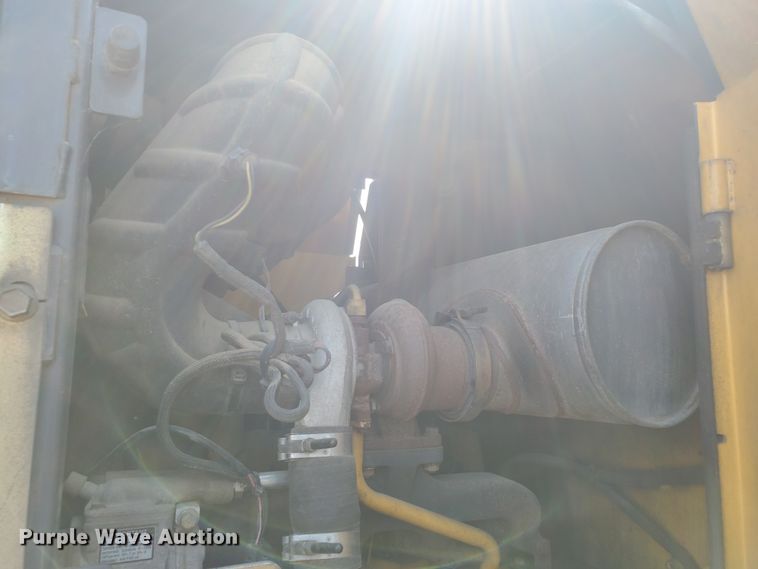 image for item HO9520 2005 John Deere 444J  wheel loader