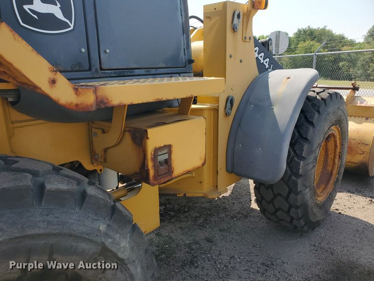 image for item HO9520 2005 John Deere 444J  wheel loader