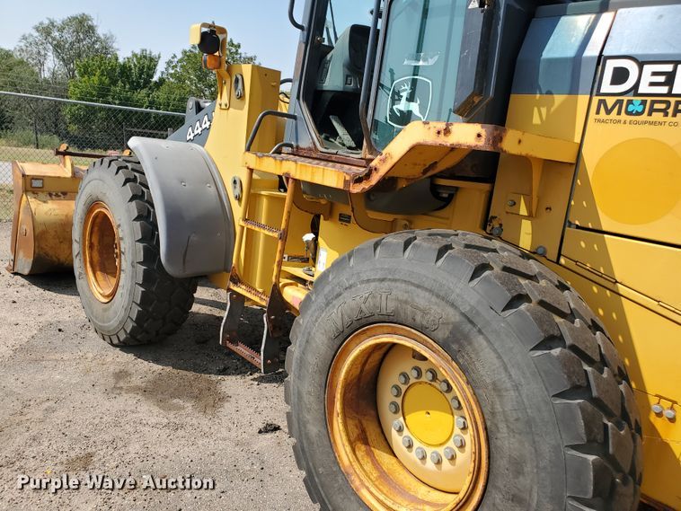image for item HO9520 2005 John Deere 444J  wheel loader